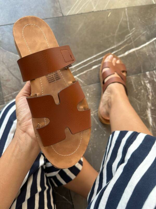 Sandalia "H" Tan con Velcro Mod. 06 5038